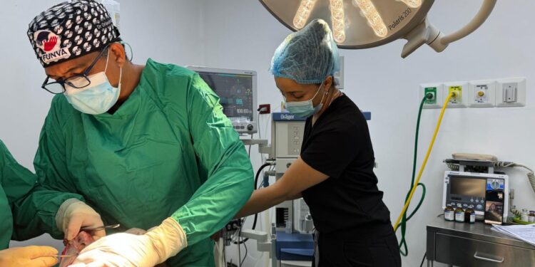 La jornada de reconstrucción y reduccion mamaria gratuita de Funva llega por primera vez a Barahona