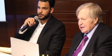 Consultor político norteamericano descarta haya un ganador en primera vuelta