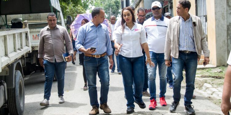 Alcaldía SDN realiza operativo médico y continúa limpieza del municipio