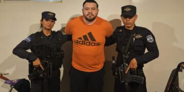 Policía arresta a comisionado presidencial de El Salvador por supuestos hechos de corrupción
