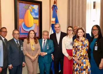 Diálogo entre Luis Abinader y el CMD avanza