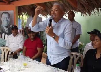 Juramentan en el PRM altos dirigentes del PLD y FP en Tamayo