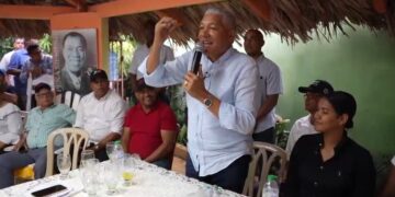 Juramentan en el PRM altos dirigentes del PLD y FP en Tamayo