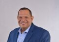 Carlos Guzmán anuncia su renuncia de la Fuerza del Pueblo