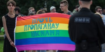 Persecución a la comunidad LGBTQ en Rusia: arrestaron dueño de un club gay