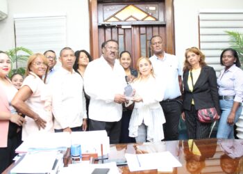Junta de vecinos sector Mejoramiento Social reconoce al Dr. Edisson Féliz Féliz