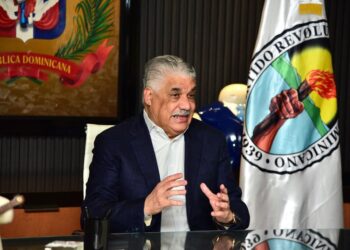 Miguel Vargas: “Presión factores de poder y de la oposición llevan gobierno a legalidad”