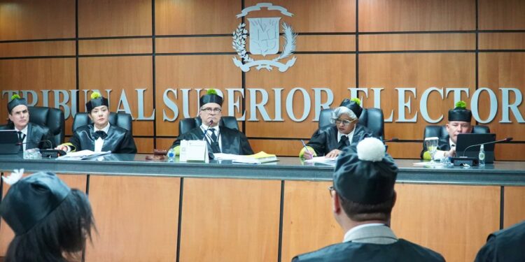 TSE reserva fallo sobre demanda inclusión de candidatos en debate electoral