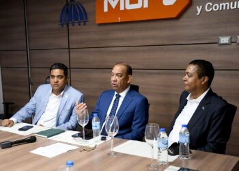 MOPC anuncia programa de recolección de desechos sólidos “Mi Autopista Limpia”