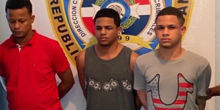 Dictan tres años de prisión a acusados de clonar tarjetas subsidios sociales