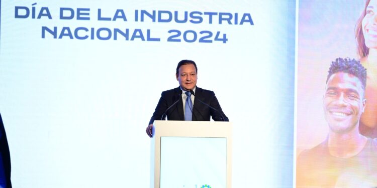 "Pondré el sector industrial en el centro de la política económica", asegura Abel Martínez