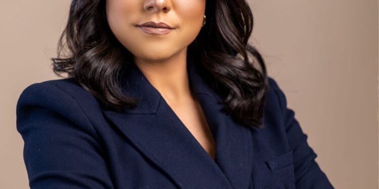 Indhira Navarro presenta programa de investigación "Enigma"