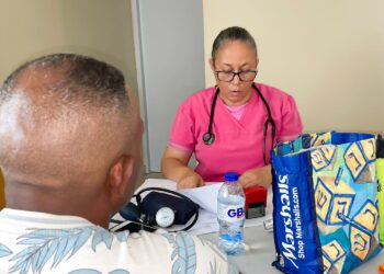 Fundación GBC lleva amplia jornada de salud gratuita a Santiago y Navarrete