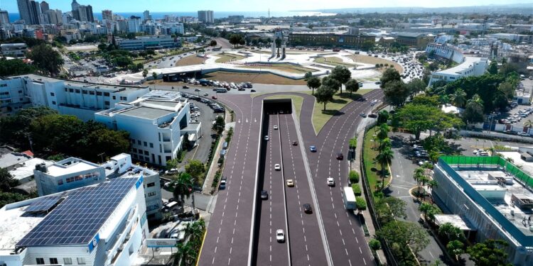 MOPC inicia trabajos para agilizar el tránsito en la rotonda 27 de febrero con Luperón, Isabel Aguiar y autopista 6 de noviembre en salida hacia la región Sur