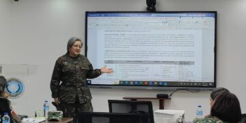 Escuela de Derechos Humanos del MIDE concluye misión con representantes de militares de Guatemala