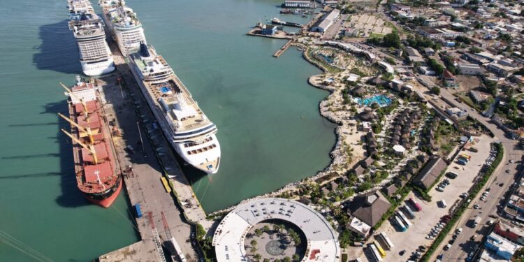 275 embarcaciones con casi un millón de cruceristas llegan al país durante últimos tres meses