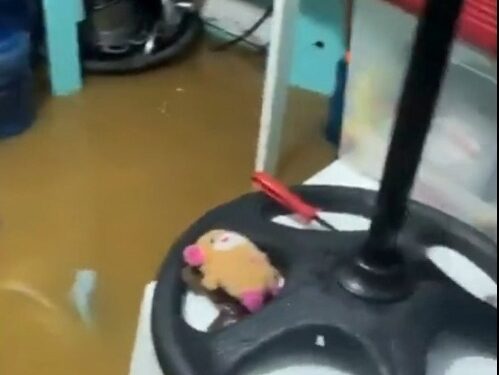 Reportan inundaciones por fuertes lluvias en Samaná