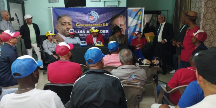 Comunicadores 8.0 Luis Abinader Presidente juramentó 22 periodistas y varios comunicadores en Cotuí