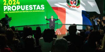 Leonel presenta programa de gobierno con 2,024 propuestas para transformar el país