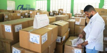 INABIE inició con éxito el traslado de uniformes y útiles del próximo año escolar para todos los estudiantes