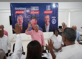 Dirigentes Comité Municipal PRD en Vallejuelo, provincia San Juan, renuncian y pasan al PRM para apoyar a Luis