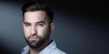 Cantante francés se disparó en el pecho tras probar su nueva arma