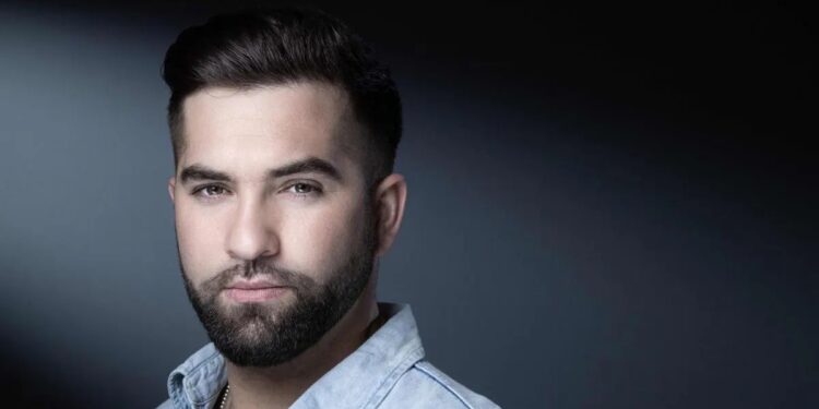 Cantante francés se disparó en el pecho tras probar su nueva arma