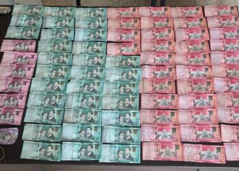 Policía arresta a tres hombres por porte ilegal de armas de fuego