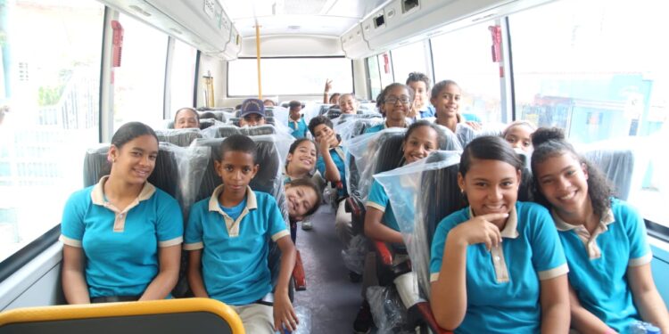 TRAE llegará a San Juan y Barahona para dar trasporte gratis y seguro a estudiantes