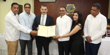 Carlos Jiménez Ruiz es declarado hijo adoptivo de Distrito Municipal Turístico Verón Punta Cana