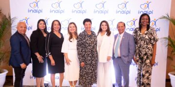 INAIPI promueve su modelo de atención en encuentro con periodistas y comunicadores