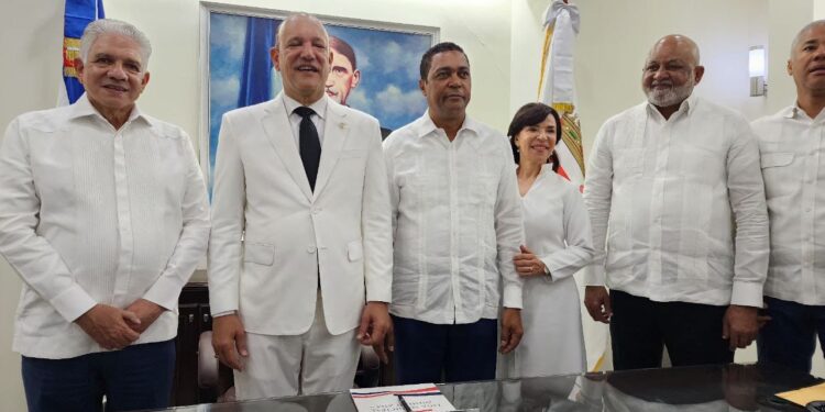 Liga Municipal Dominicana acompaña toma de posesión ayuntamientos