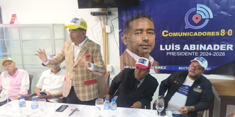 Comunicadores 8.0 Luis Abinader Presidente juramenta nuevos miembros en SDE