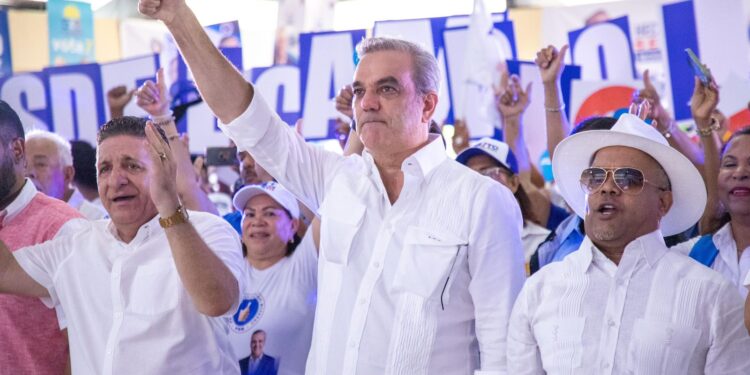 Abinader llama a perremeístas a consumar en votos simpatía que reflejan encuestas el 19 de mayo