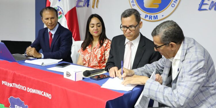 PRM y PPD firman acuerdos políticos para el período 2024-2028