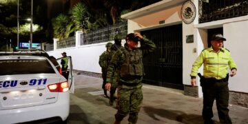 Detienen al exvicepresidente de Ecuador en la embajada mexicana