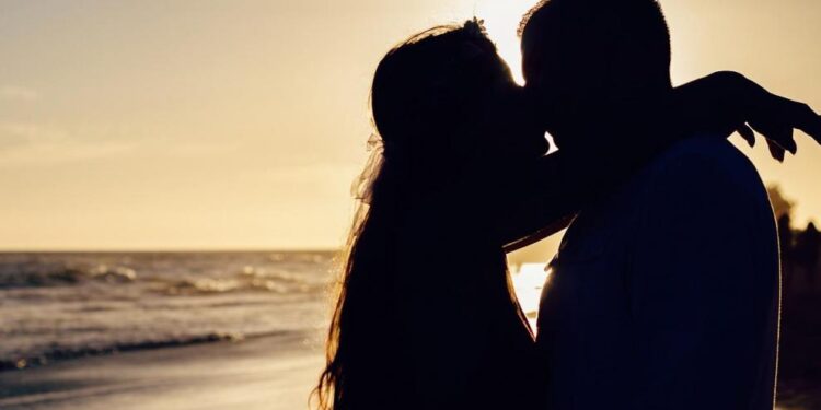 13 de abril Día Internacional del Beso