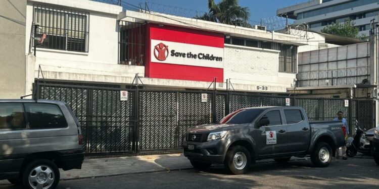 Allanan organización Save the Children por supuesto abuso de menores