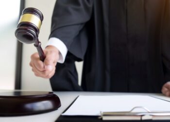 Condenarían a tres años de cárcel a dominicanos que ejerzan profesiones sin exequatur