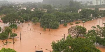 Al menos 5 muertos y 18 desaparecidos por temporales en el sur de Brasil