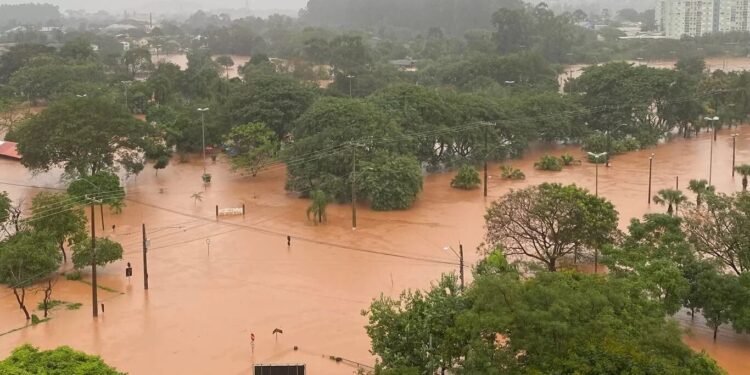 Al menos 5 muertos y 18 desaparecidos por temporales en el sur de Brasil