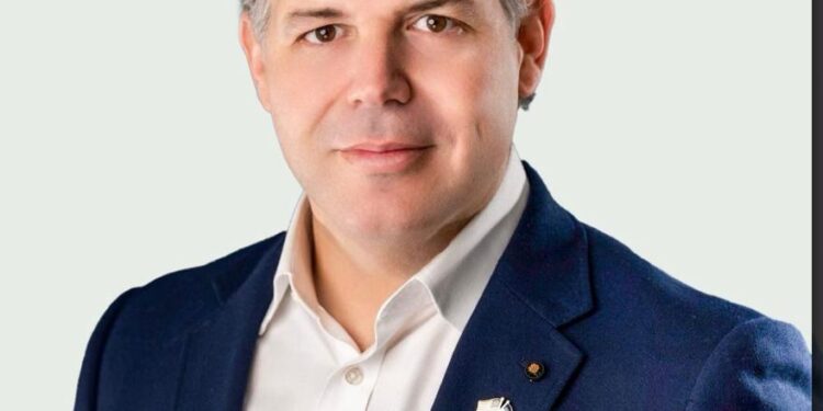 TSE ordena colocar a Ramón Tallaj Jr. número 1 de boleta para diputado ultramar por FP