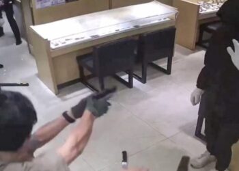 Arrestan a desconocidos que Intentaron robar joyería en Hong Kong