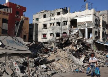 Al menos 35 muertos tras los ataques de Israel contra un campamento cerca de Rafah