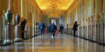 Trabajadores de los Museos Vaticanos reclaman al papa mejores condiciones laborales
