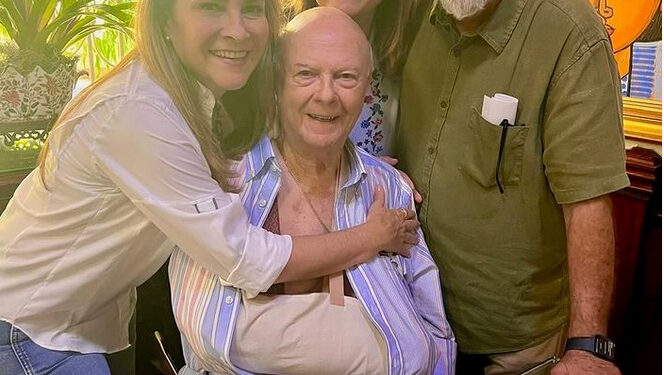 Hipólito Mejía sufre caída y se fractura antebrazo derecho