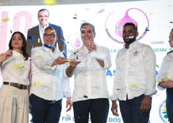 Abinader recibe masivo apoyo del Movimiento por la Dignidad Policial y Militar que preside Daurin Muñoz