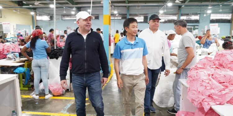 Director de PROINDUSTRIA continua contactos y evaluación con sector manufacturero de RD