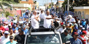 Luis Abinader consolida liderazgo para ganar con números históricos