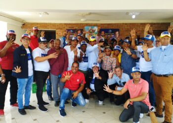 Comunicadores 8.0 Luis Abinader Presidente califica de "fenómeno humano" el crecimiento que ha experimentado la entidad a favor del presidente